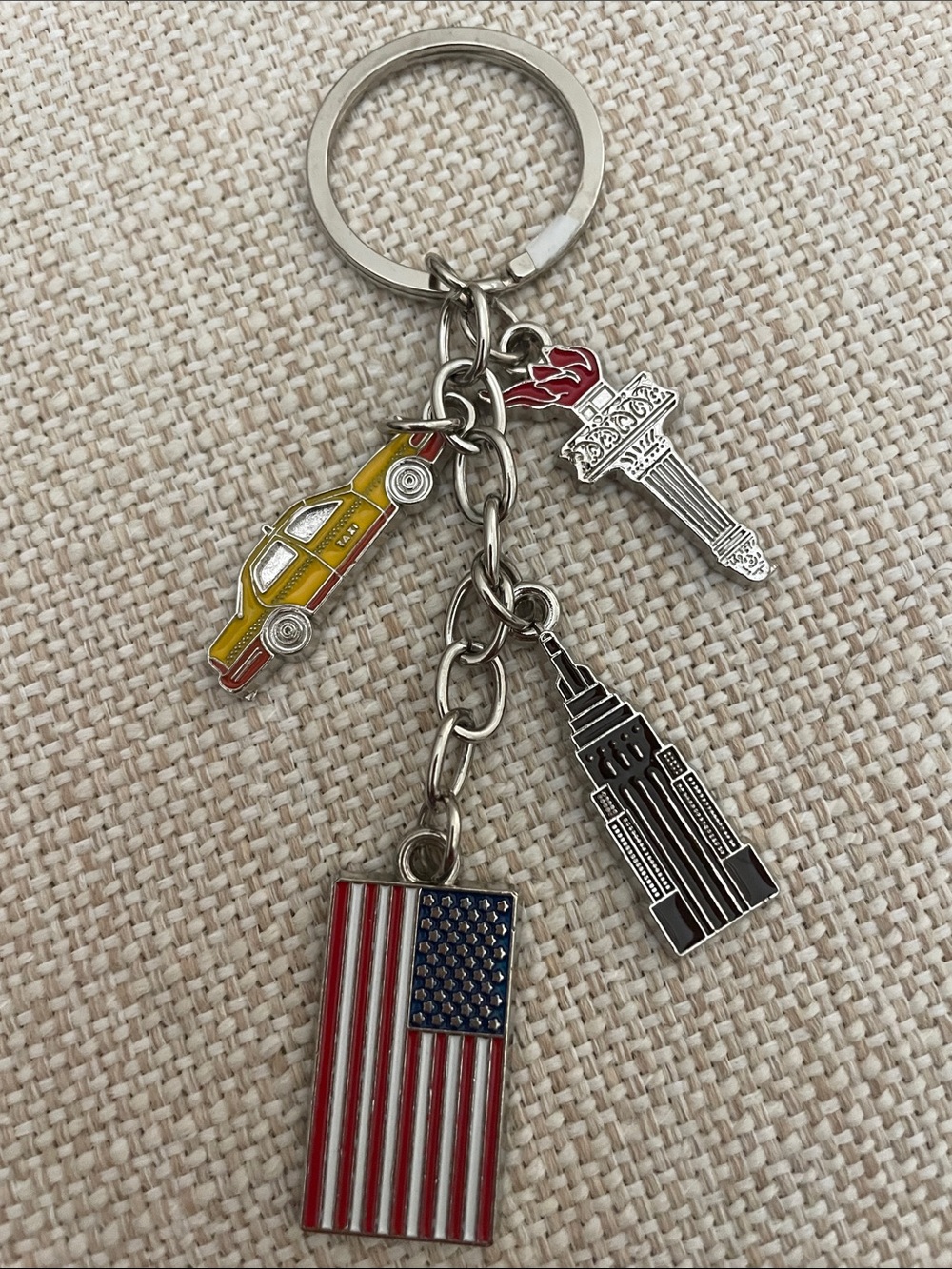 New York Themed Keychain with Charms - BNWOT - Picture 1 of 1